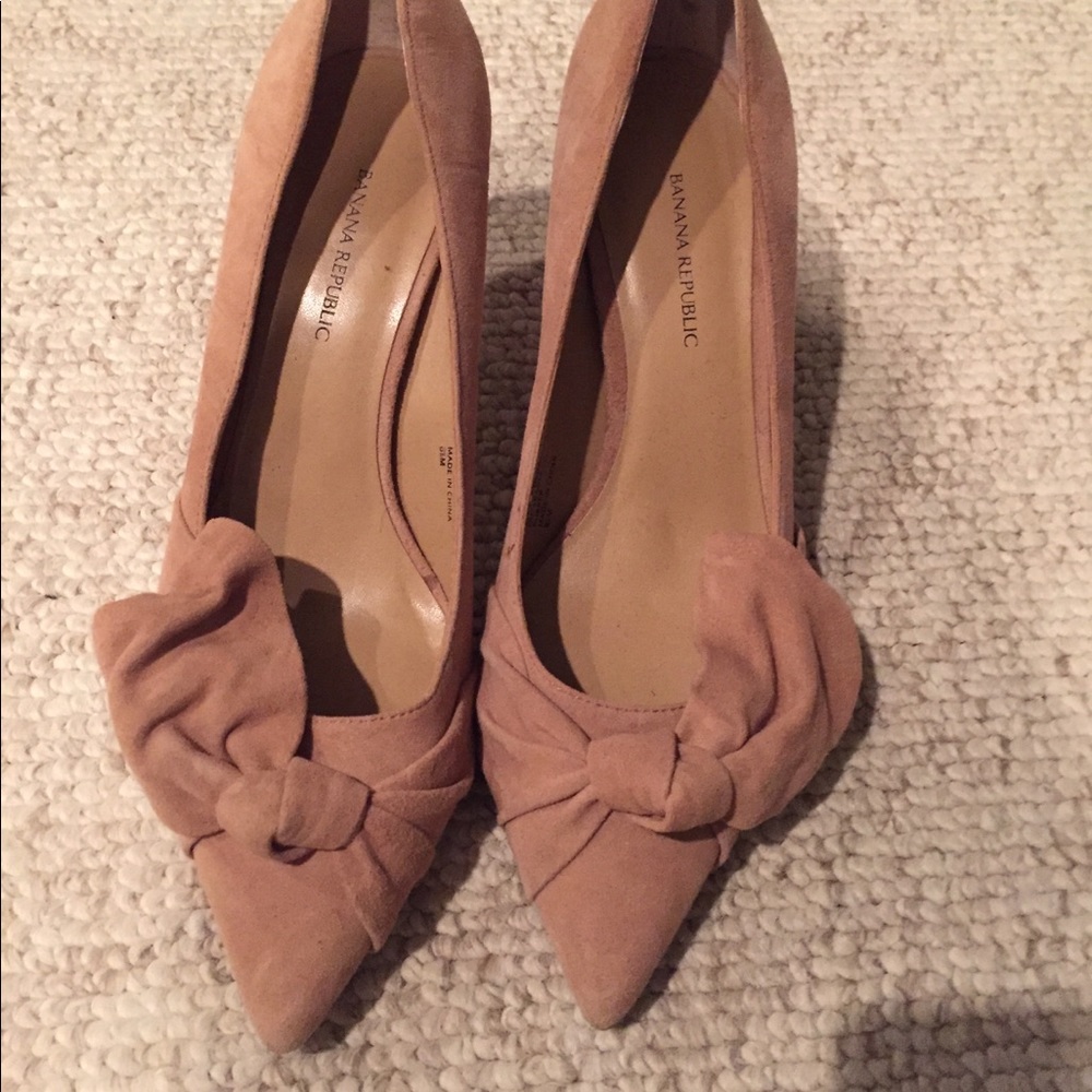 Banana republic nude heels size 8.5